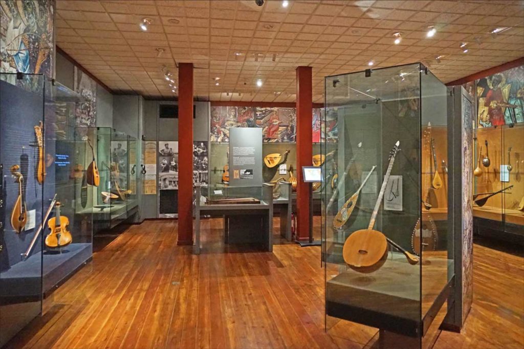 Le Musée des Instruments de Musique Populaire Grecque
